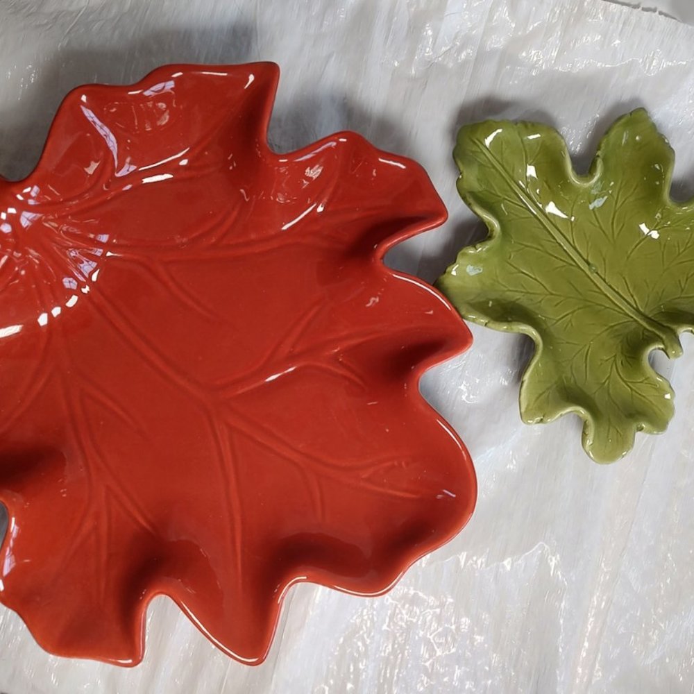 Set of 2 Ceramic Pier 1 Maple Leaf dishes Red and Green